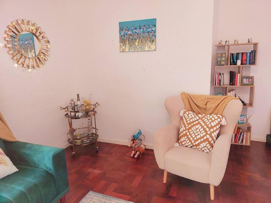 Charming 2-bedroom In Kenilworth Cape Town